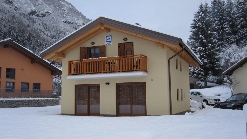 Ai Vecchi Molini Bed & Breakfast Castello Tesino Bagian luar foto