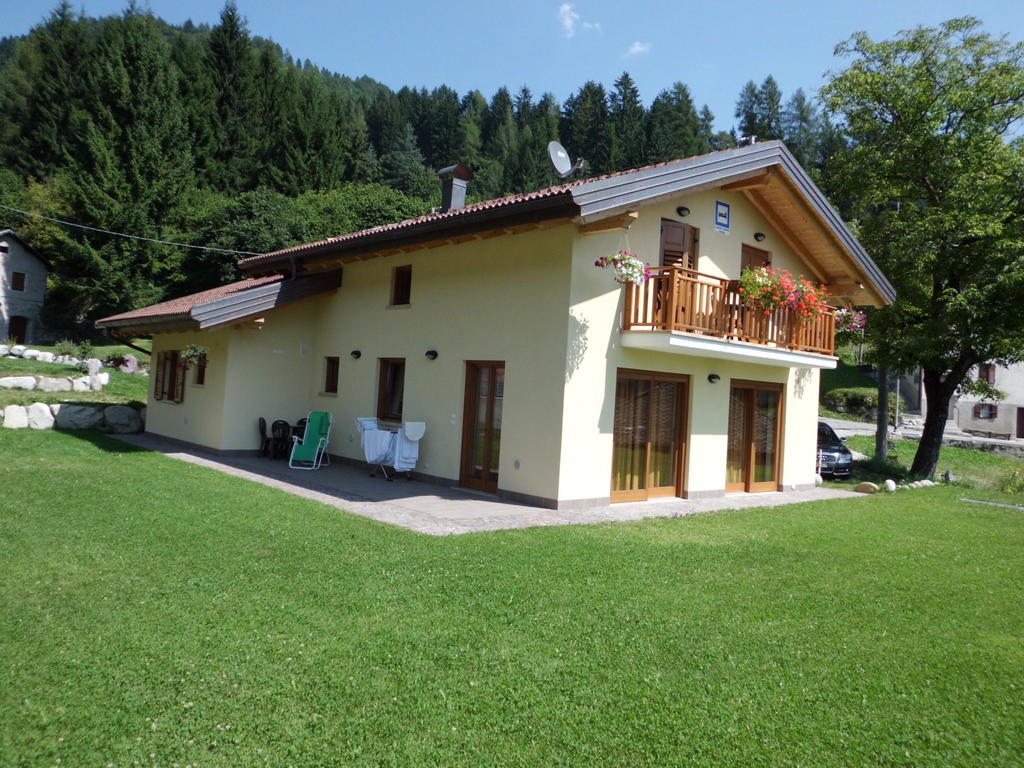 Ai Vecchi Molini Bed & Breakfast Castello Tesino Bagian luar foto